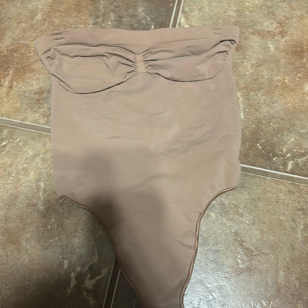 SKIMS body sculpting thong suit in 2x